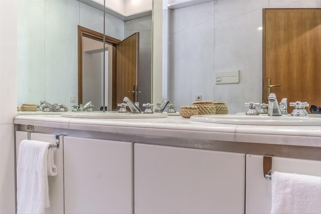Palazzo Borghese Lovely Flat Rome Exterior photo